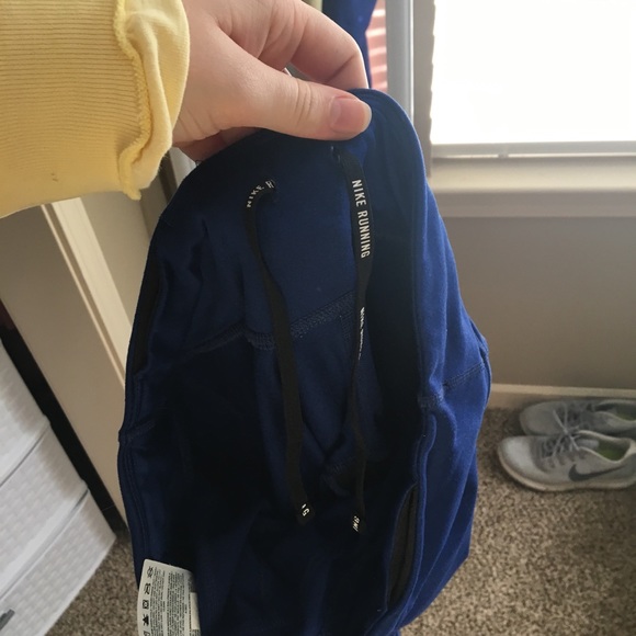 NIKE LEGGINGS CAPRIS LIKE NEW CONDITION - Picture 4 of 8